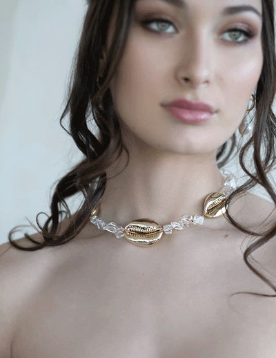 Nuage Ocean - Lanai 3 Gold Shells & Crystal Necklace - Le NUAGE Luxe